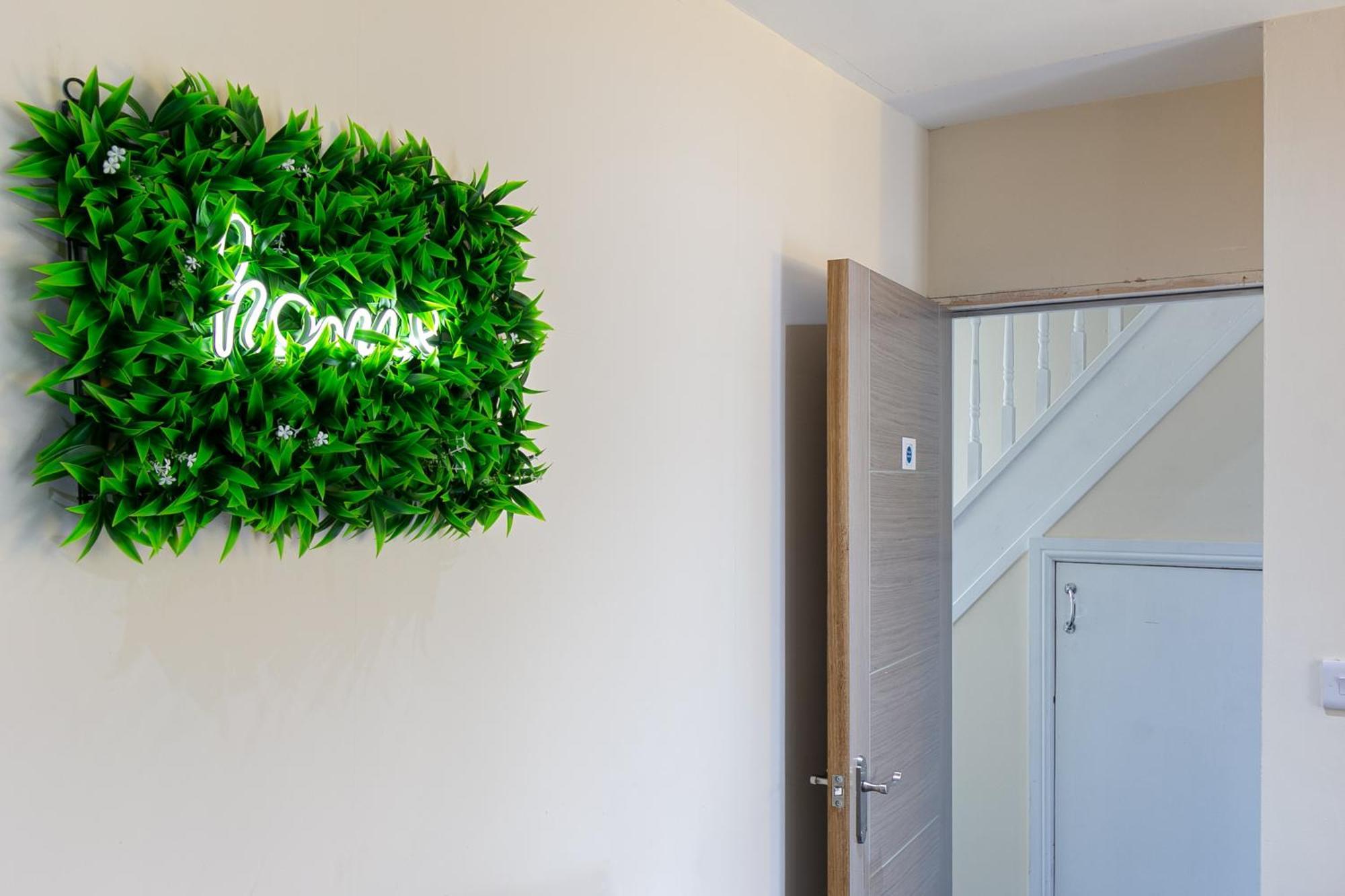 Apartmán Bathway House - Free Secured Parking And Wifi Coventry Exteriér fotografie
