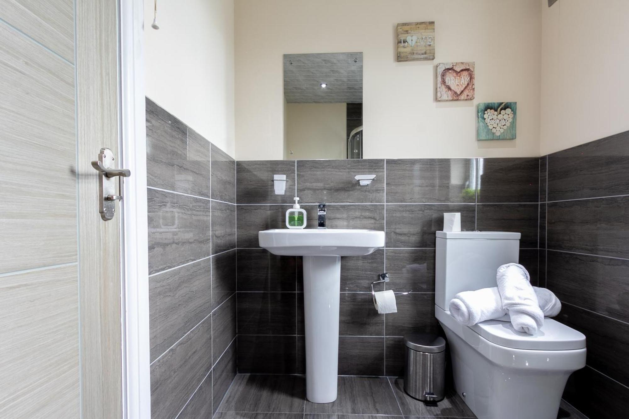 Apartmán Bathway House - Free Secured Parking And Wifi Coventry Exteriér fotografie